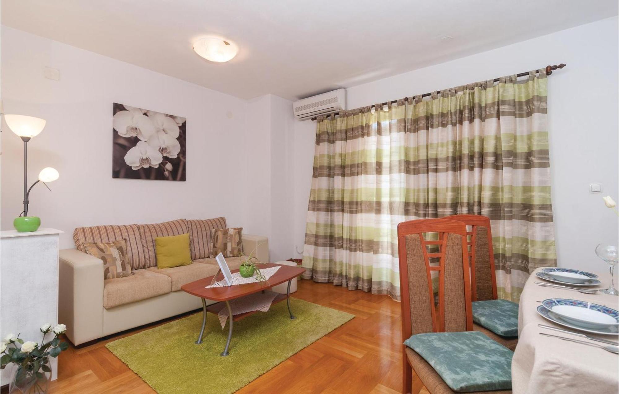 Lovely Apartment In Split With Wifi Exterior foto
